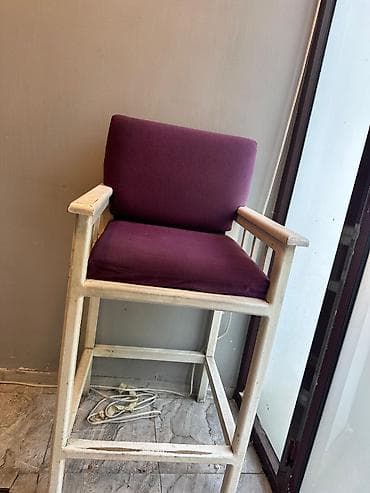 isdolar: Taxta hündür oturacaq (bar/kafe stulu) satılır. Möhkəm və keyfiyyətli — 2