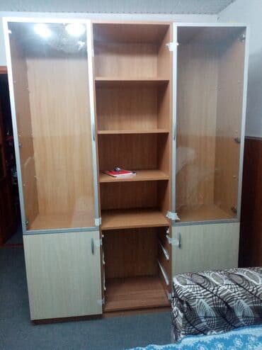 ВАЗ (ЛАДА): Стеклянная витрина-шкаф — 2