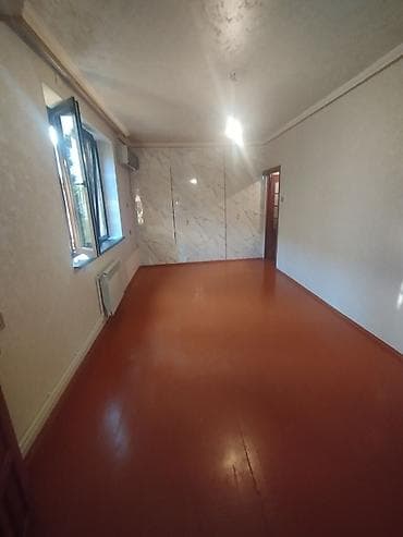 hovsanda heyet evler: Saray, 3 otaqlı, Köhnə tikili, 56 kv. m — 3
