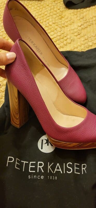 Tərliklər: Tuflilər, Ölçü: 35, rəng - Qırmızı, İşlənmiş — 4