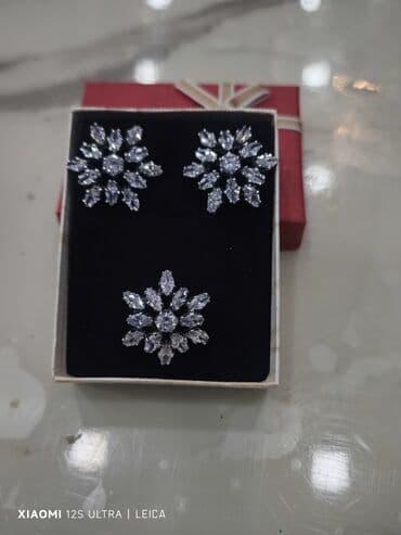 halqa sirqalar: Dəstə daxildir: Üzük, Sırğa, Gümüş, 925 Əyar — 1