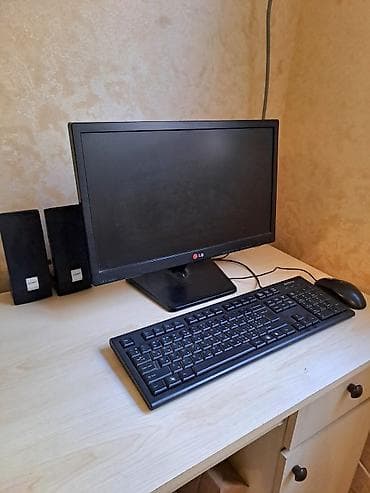 Monitorlar: Kompyuter özümə məxsusdur, xanım tərəfindən çox səliqəli və təmiz — 2