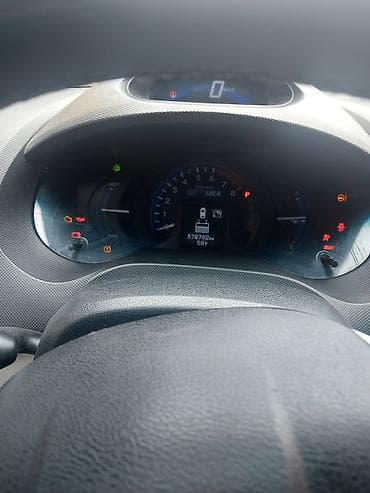 radiyator panel: Honda Insight hibrid hetçbek - Kuzov: 5 qapılı hetçbek, tünd boz rəng — 1