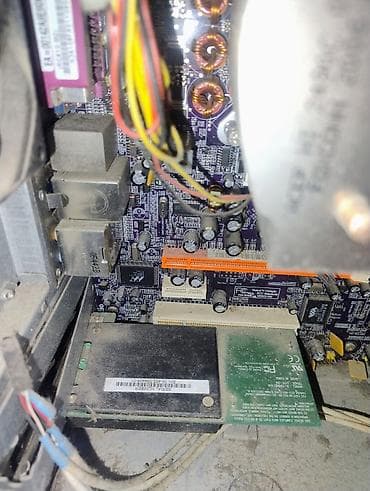 acer extensa: Acer Aspire masaüstü sistem bloku Xüsusiyyətlər və quruluş: - Korpus — 9