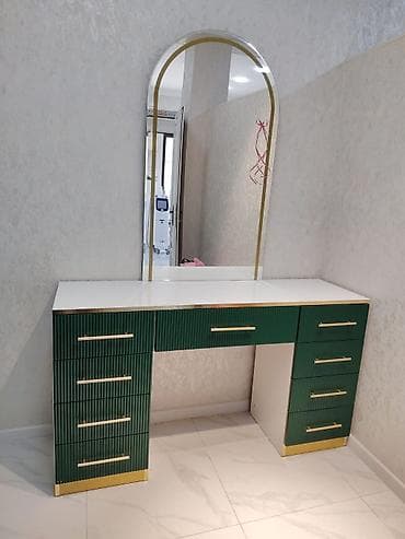 Mebel: Ünvan. Sumqayıt 17 mkı salon gözgü qiyməti 350 manat — 1