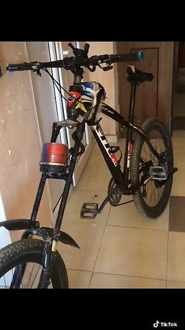 velosiped idman: MTB tipli dağ velosipedi - Geniş, möhkəm alüminium gövdə, idman — 1