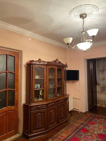 sumqayit 6 ci mikrorayon: 9 mkr Mir Cəlal küçəsində 1 otaq 2 otaqa düzəlmiş ev kirayə verilir — 1