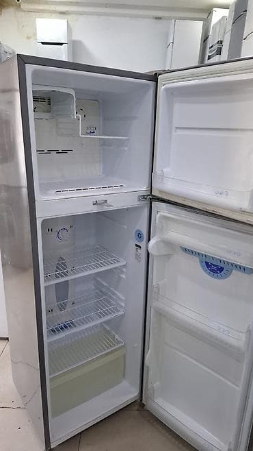 printer satilir: LG soyuducu, iki qapılı (yuxarıda dondurucu, aşağıda əsas kamera) — 2
