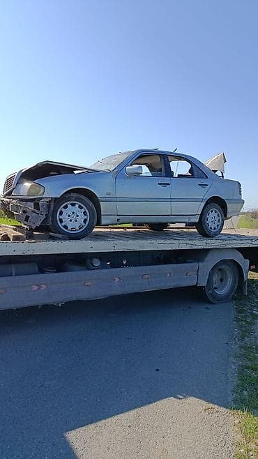 mersedes ehtiyyat: Mercedes-Benz Çeşka C-Class W202 sedan – ehtiyat hissələri üçün — 1