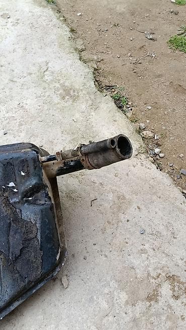 karbirator vaz: Niva injector bakı yaxşı vəziyyətdədir biraz uşaq çıxıb usdunə əzilib — 3