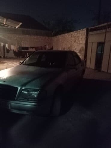 Toyota: Mercedes-Benz sedan karafofka mexanik dizel mator maşın əla — 1