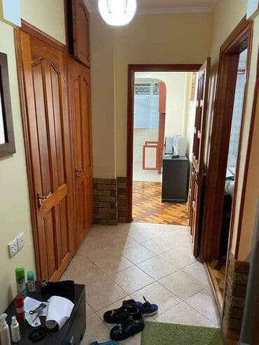 9 ci mikrorayon satilan evler: Bakı, 2 otaqlı, Köhnə tikili, m. Həzi Aslanov, 60 kv. m — 10