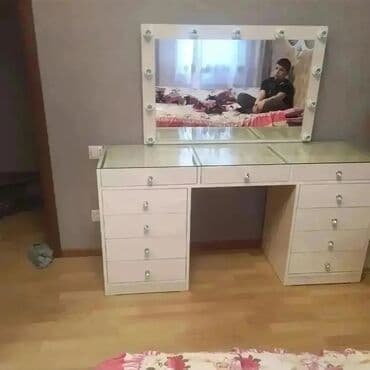 qabaq ustolu: Yeni, Güzgülü, Azərbaycan — 5