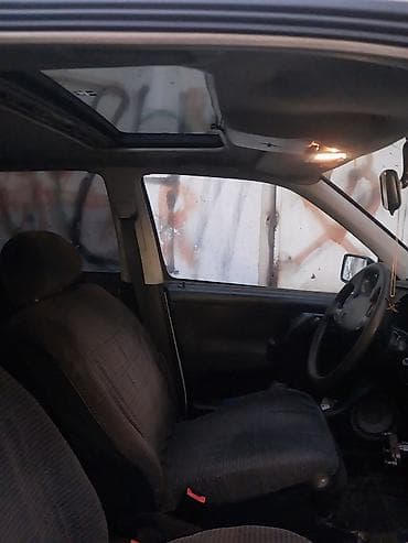 sürət paneli: Volkswagen Golf: 2 l | 1993 il Hetçbek — 8