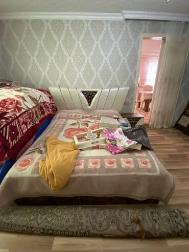 где купить старую мебель: 2 односпальные кровати, Шкаф, Трюмо, 2 тумбы, Б/у — 4