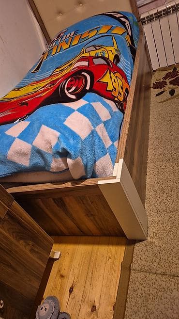 taxt döşəyi: Oğlan və qız üçün, İşlənmiş, Çarpayı, Bazasız, Matras ilə, Siyirməsiz — 3