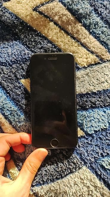 iphone 5 se: IPhone SE 2020, Qara, Barmaq izi — 3