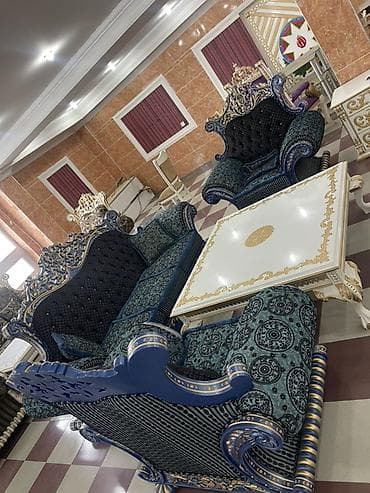 daraq desti: Klassik üslubda dəbdəbəli qonaq otağı dəsti Tərkibi: - 1 ədəd divan - — 4