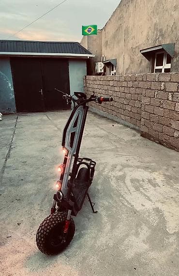 75 yamaha: Skuterin bir dene problemi var tormuz tutan yeri qırılıb başqa — 5