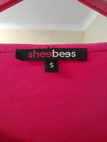 Qadınlar üçün 3 ədəd qısaqol, “hot pink” rəngli bluz/top dəsti. - — 2