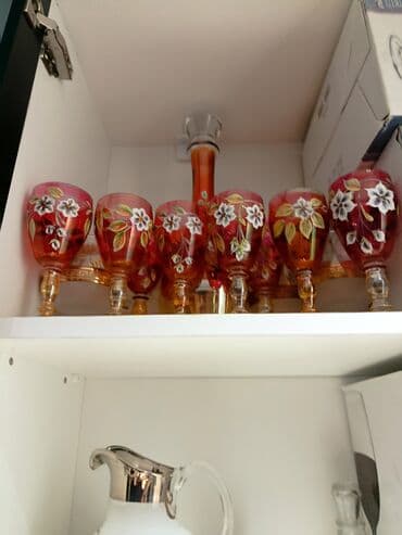 продам бутылки стеклянные: Кувшины, графины — 1