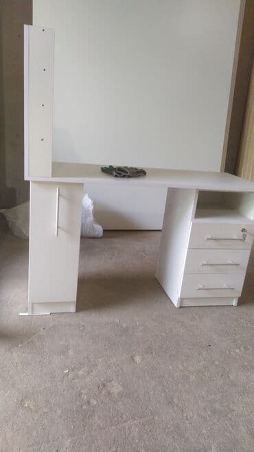 dəmir rəflər: Dördbucaq masa, Siyirməli, Polkalı, Sadə laminat, Rusiya, Kredit yoxdur — 5