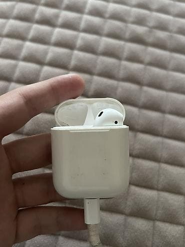 Apple AirPods (Lightning şarj qutusu ilə) - Model: Apple AirPods — 1