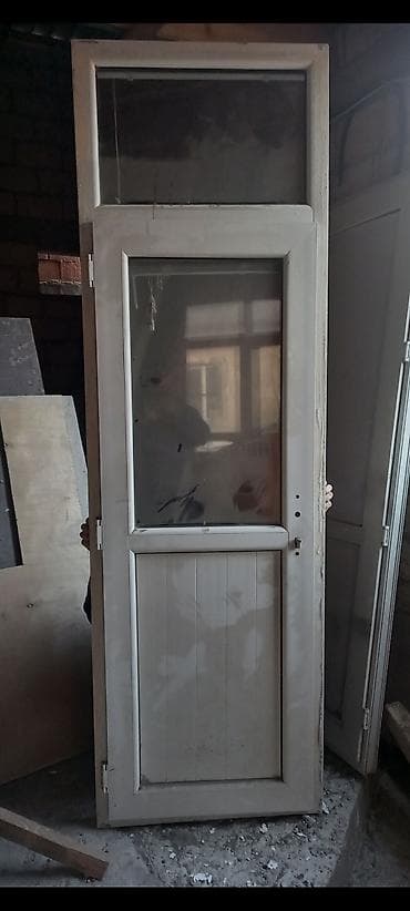 ucuz listurlar: Məhsul: Dəmir giriş qapıları (bir neçə model) Xüsusiyyətlər: - — 7