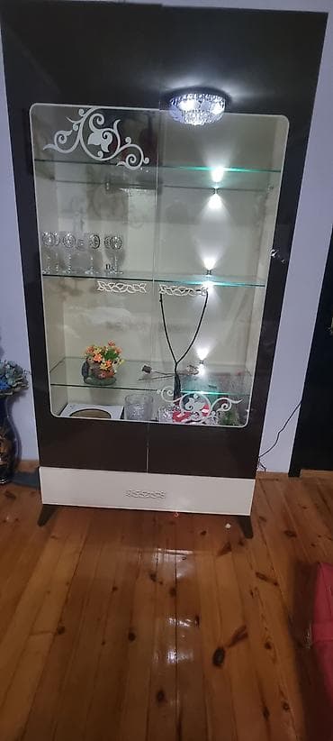 Vitrin şkaf - Material: yüksək keyfiyyətli MDF karkas, ön hissə