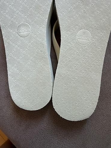 rezin bot: GUCCI rezin şlapon – ağ rəng
Orijinal — 2