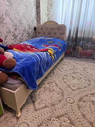 5 10 taxtalar: Oğlan və qız üçün, Çarpayı, Bazasız, Matras ilə, Siyirməsiz — 2