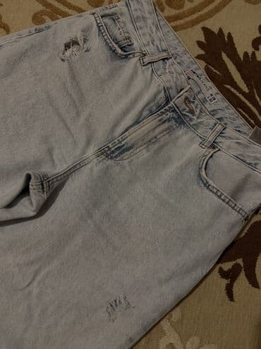 qadin lifcikleri: 1dəfə geyinilib.Kotondan alınıb, böyük olduğu üçün satılır.36/38 — 2