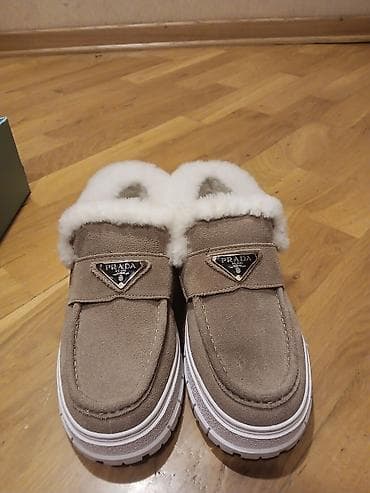 Prada ayaqqabi geyinilmiyib ici tuklu 36 razmer. Elaqe: 050 671 75 66