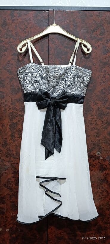 hicablı geyimlər: Bütün geyimler 5 manatdir. Hamisi kiçik ölçülərdi. 12-13-14 taş — 10