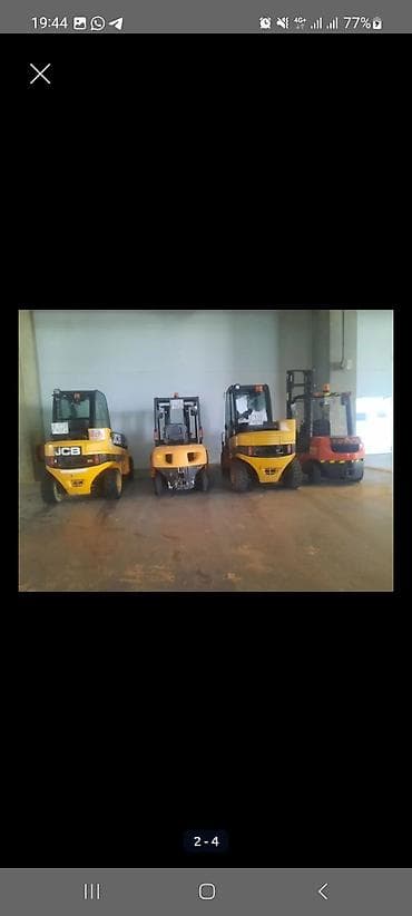 Məhsul: Sənaye forkliftləri (JCB və Toyota) Təsvir: - Şəkillərdə bir