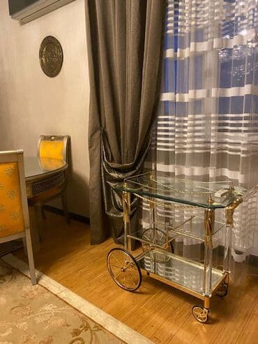 300 manata kiraye evler neftciler: İnqilabda 18 mertebeli binanın 16-ci mərtəbəsində yerləşən ümumi — 15