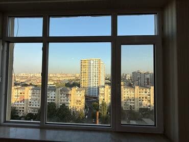 20 sahede kiraye evler: Mənzilin təqdimatı - Geniş və işıqlı salon: iri panoram pəncərə — 6