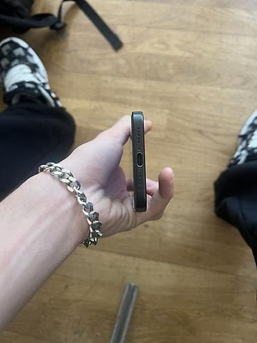 iphone 16 bakıda: IPhone 15 — 3