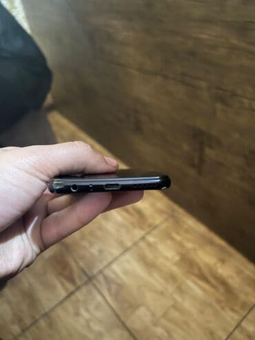 baseus telefon tutacağı: Xiaomi Redmi smartfon - Arxa tərəf: 4-lü kamera sistemi, LED flaş — 4
