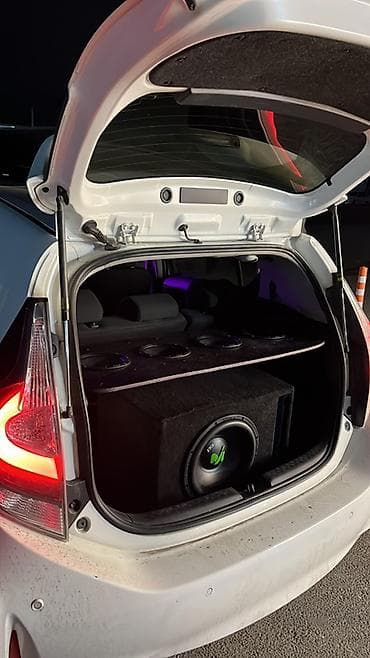 passat b5 ekran: Avtomobil üçün tam audio sistemi komplekti Komplektdə: - Subwoofer — 3