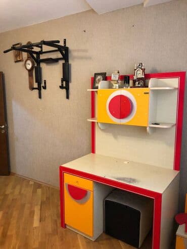 gəncə kiraye ev: Binəqədi rayonu,Çiçək qəsəbəsi,6 mərtəbənin,3-cü mərtəbəsində,3 — 8