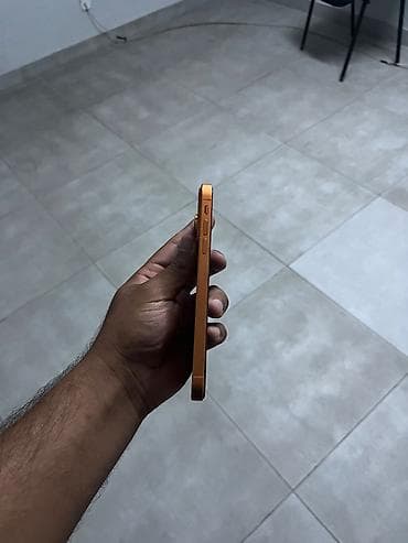 ayfon kreditle: IPhone 17 Pro, 128 GB, Narıncı, Barmaq izi, Face ID — 3