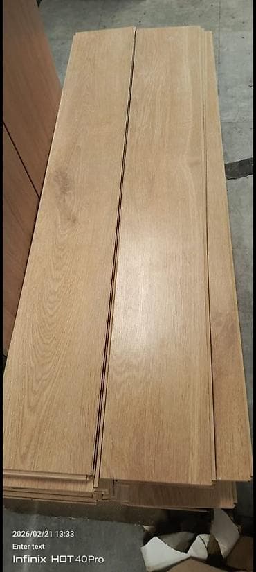 Сантехника: Laminat kvadrati 7 aze son qiymət 120 kvadrat hamısı birlikdə satılır — 1