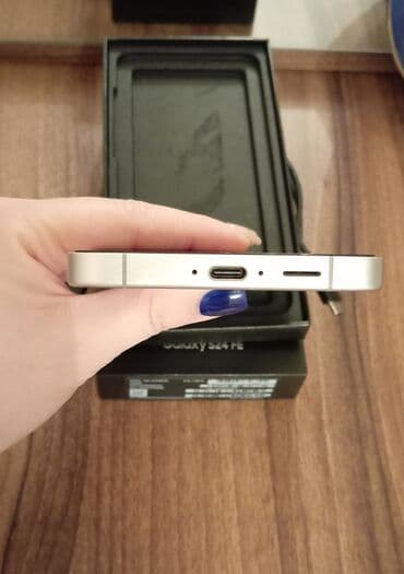 Honor: Samsung Galaxy S24, 128 GB, rəng - Ağ — 2