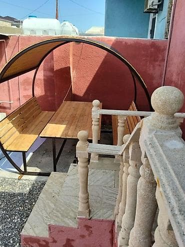 bileceride heyet evleri 2018: Hovlu istirahət üçün kölgəlikli skamya-masa dəsti - Quruluş: metal — 1