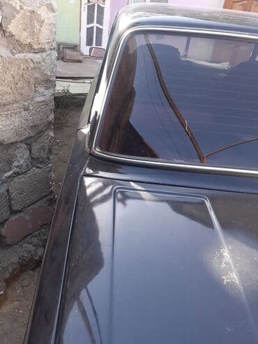 Lada 2107, qara rəng. Klassik kuzov dizaynı, xrom ön barmaqlıq və düz — 9