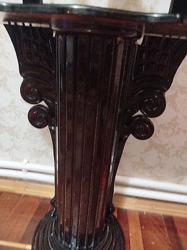 tibbi ref: Qara klassik QEDİMİ 70 İLLERİN sütun formalı dekorativ stend ( DİQQET — 3