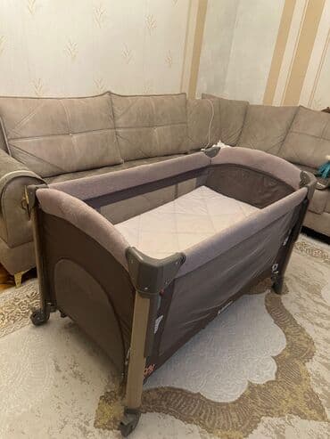 oglan ucun hediyeler: Oğlan və qız üçün, İşlənmiş, Dördbucaq, Beşik, Dəst ilə, Matras ilə, Yellənmə mexanizm ilə — 1