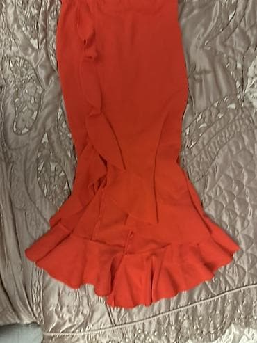 eco silim: Qırmızı ruffle detallı qadın paltarı - Model: Qoltuqaltı nazik — 3