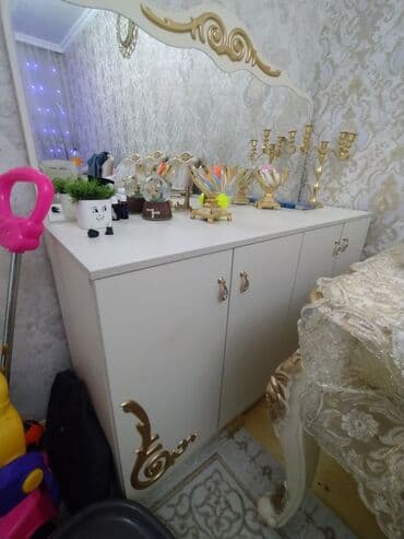 açılıb bağlanan stul: Yeni, Güzgülü, Azərbaycan — 5